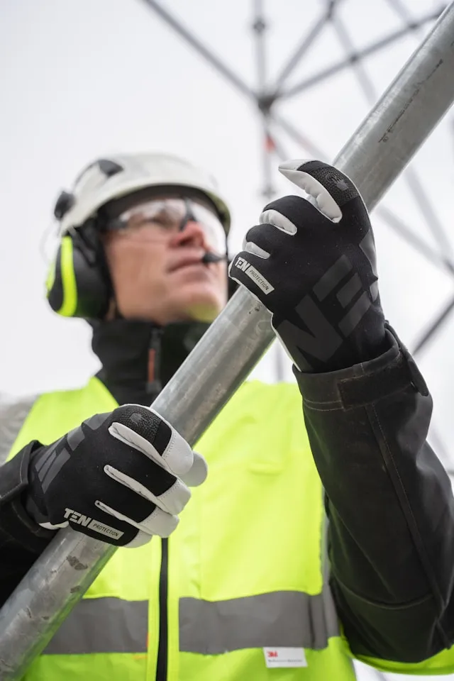 Ingenieur:in auf der Baustelle — feste Ansprechperson, kleines Büro